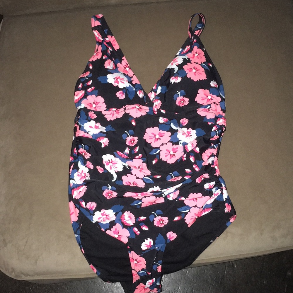 Cupshe One Piece Swimsuit Size M NWT